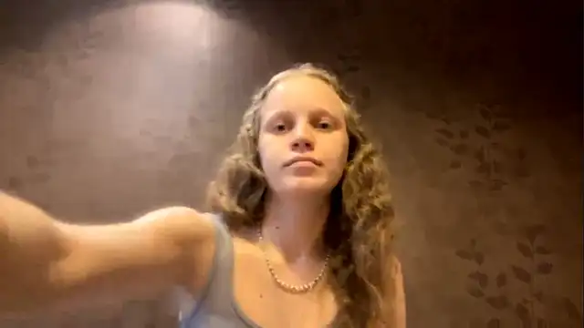 Snapshot of GlyndaCaver chatting on 09-23-25, 11:17 GlyndaCaver online show from 09-23-25, 11:17