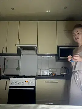 Snapshot of MartaLuna_ chatting on 11-24-25, 07:58 MartaLuna online show from 11-24-25, 07:58