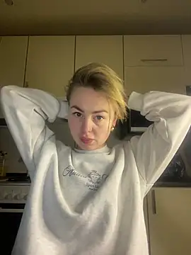 Snapshot of MartaLuna_ chatting on 02-21-26, 03:36 MartaLuna online show from 02-21-26, 03:36