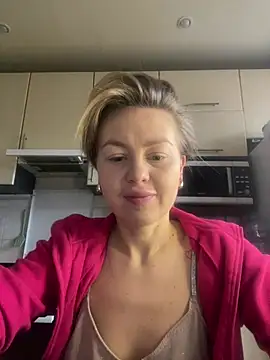 Snapshot of MartaLuna_ chatting on 01-10-26, 10:10 MartaLuna online show from 01-10-26, 10:10