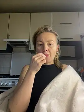 Snapshot of MartaLuna_ chatting on 02-03-26, 02:22 MartaLuna online show from 02-03-26, 02:22