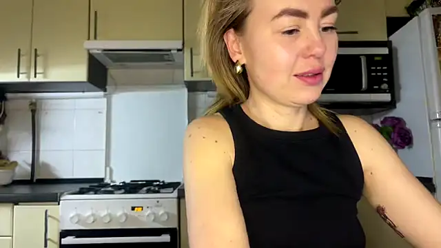 MartaLuna  online show from 03-06-26, 09:10