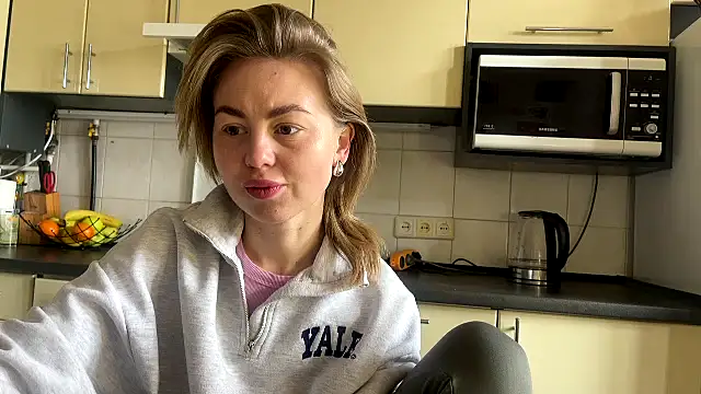 MartaLuna  online show from 04-12-26, 07:44