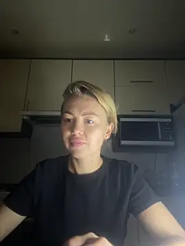 Snapshot of MartaLuna_ chatting on 11-13-25, 03:38 MartaLuna online show from 11-13-25, 03:38