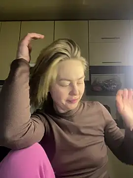 Snapshot of MartaLuna_ chatting on 02-12-26, 06:18 MartaLuna online show from 02-12-26, 06:18