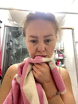 Snapshot of MartaLuna_ chatting on 01-11-26, 09:22 MartaLuna online show from 01-11-26, 09:22