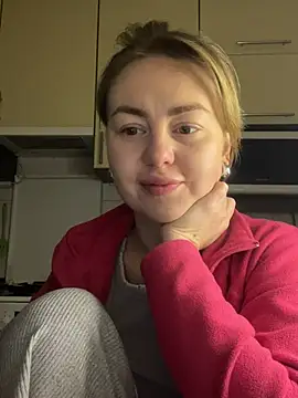 Snapshot of MartaLuna_ chatting on 02-26-26, 08:09 MartaLuna online show from 02-26-26, 08:09