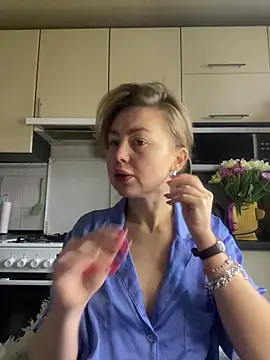 Snapshot of MartaLuna_ chatting on 02-16-26, 10:03 MartaLuna online show from 02-16-26, 10:03