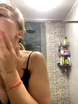 Snapshot of MartaLuna_ chatting on 11-17-25, 11:53 MartaLuna online show from 11-17-25, 11:53