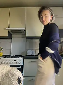 Snapshot of MartaLuna_ chatting on 02-04-26, 02:12 MartaLuna online show from 02-04-26, 02:12