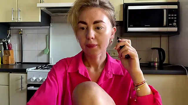Snapshot of MartaLuna_ chatting on 07-23-26, 10:34 MartaLuna online show from 07-23-26, 10:34