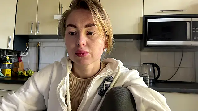 MartaLuna  online show from 04-07-26, 09:33