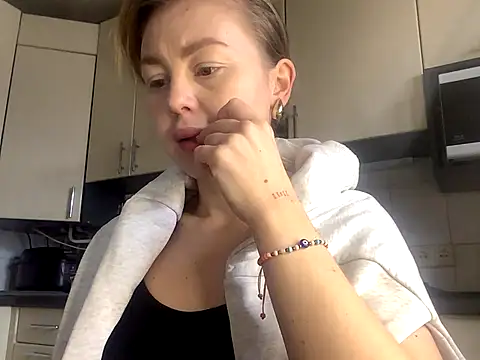 Snapshot of MartaLuna_ chatting on 01-07-26, 09:47 MartaLuna online show from 01-07-26, 09:47