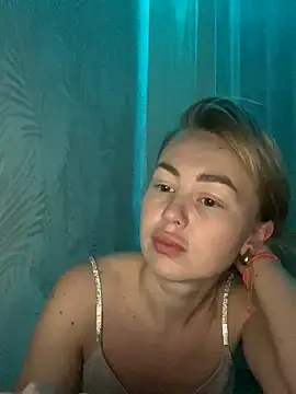 Snapshot of MartaLuna_ chatting on 11-03-25, 07:17 MartaLuna online show from 11-03-25, 07:17