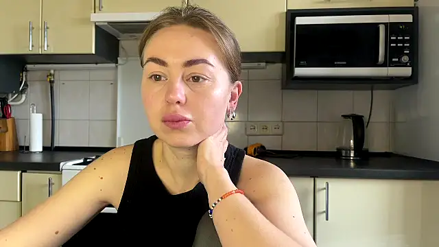 MartaLuna  online show from 03-25-26, 07:30