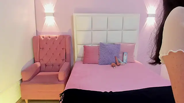 Ashleypetit online show from 09-18-25, 12:08