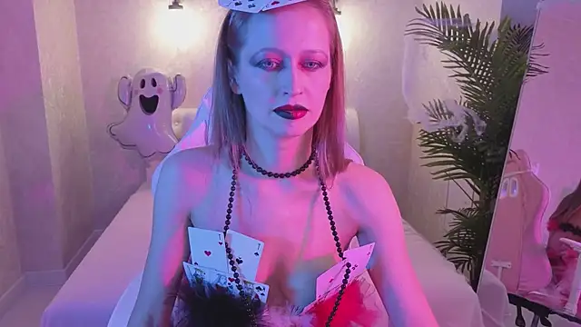 Snapshot of bella_li__ chatting on 10-31-25, 02:19 bella li online show from 10-31-25, 02:19