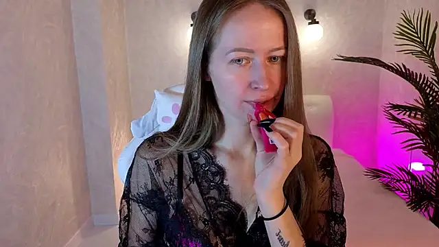 Snapshot of bella_li__ chatting on 11-08-25, 12:58 bella li online show from 11-08-25, 12:58