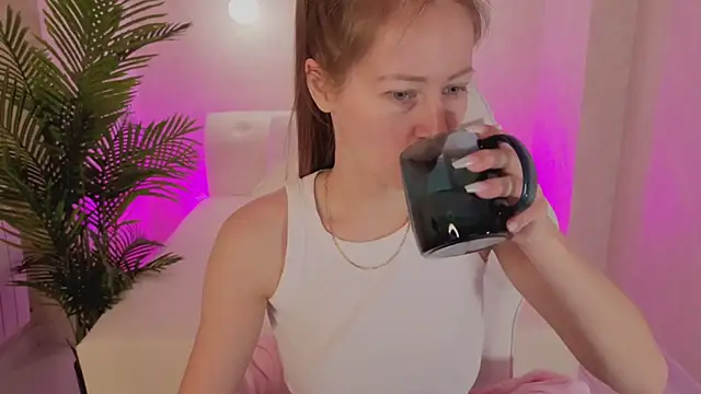 Snapshot of bella_li__ chatting on 01-11-26, 01:01 bella li online show from 01-11-26, 01:01