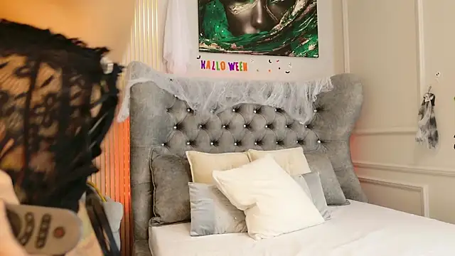 MeganXDesire online show from 10-27-25, 05:52