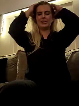 Luce-xxx1 online show from 10-24-25, 04:44