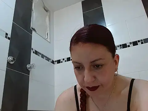 Snapshot of helenn653342 chatting on 09-17-25, 04:09 helenn653342 online show from 09-17-25, 04:09