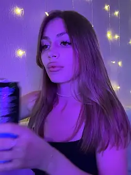 Elizabeth Tay online show from 10-19-25, 05:05