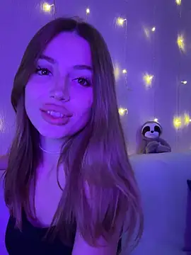 Elizabeth Tay online show from 10-18-25, 05:37