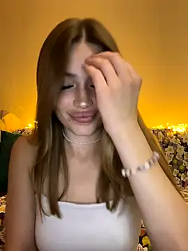 Elizabeth Tay online show from 09-30-25, 05:19