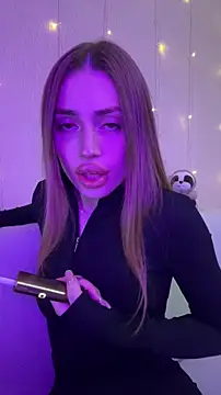 Elizabeth Tay online show from 12-15-25, 06:25