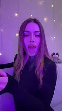 Elizabeth Tay online show from 12-14-25, 06:57