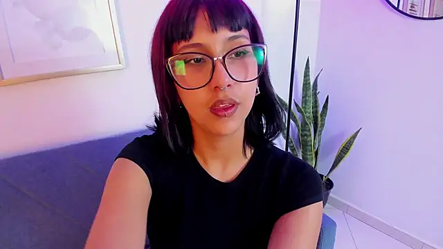 Snapshot of Siaa_rosee chatting on 10-22-25, 07:57 Siaa rosee online show from 10-22-25, 07:57