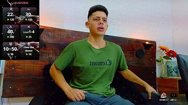 Snapshot of JhosuaVega chatting on 09-18-25, 02:14 JhosuaVega online show from 09-18-25, 02:14