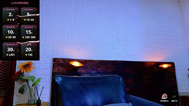 Snapshot of JhosuaVega chatting on 10-28-25, 09:58 JhosuaVega online show from 10-28-25, 09:58