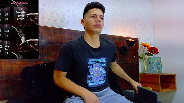 Snapshot of JhosuaVega chatting on 09-20-25, 01:21 JhosuaVega online show from 09-20-25, 01:21