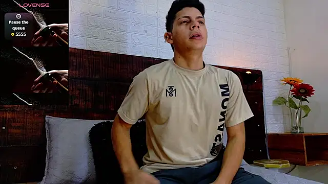 Snapshot of JhosuaVega chatting on 09-28-25, 02:07 JhosuaVega online show from 09-28-25, 02:07