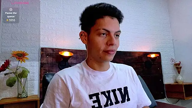 Snapshot of JhosuaVega chatting on 11-08-25, 09:40 JhosuaVega online show from 11-08-25, 09:40