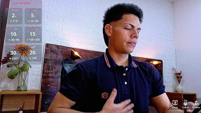 Snapshot of JhosuaVega chatting on 11-11-25, 08:03 JhosuaVega online show from 11-11-25, 08:03