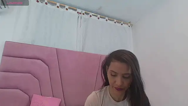 miajhonsonx online show from 04-08-26, 01:45