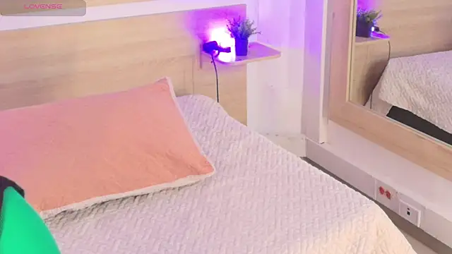 ValeryCortezm online show from 10-12-25, 01:45