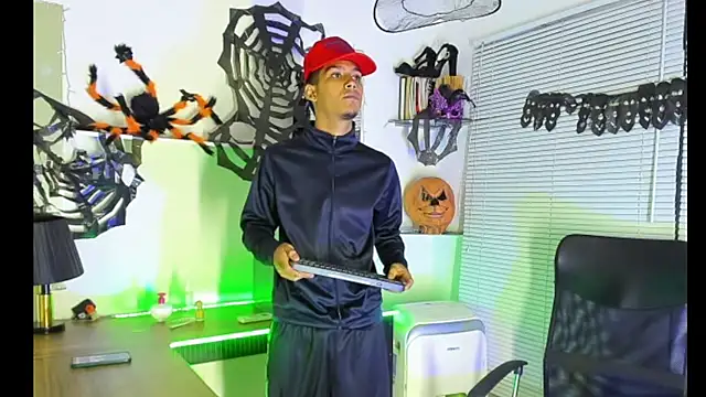 xxKamadevaxx online show from 10-12-25, 01:23