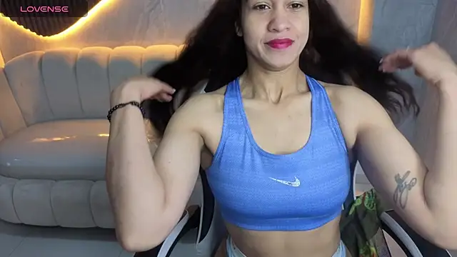 Maia Tx online show from 10-17-25, 01:02