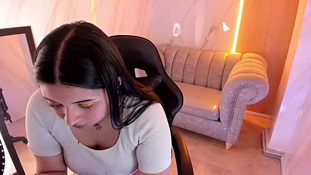 mia hot tf online show from 10-04-25, 08:54