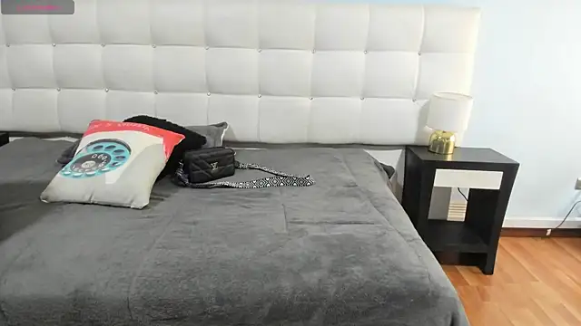 Shantal  G online show from 01-15-26, 04:54