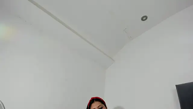 Snapshot of Shantal__G chatting on 09-27-25, 05:57 Shantal G online show from 09-27-25, 05:57