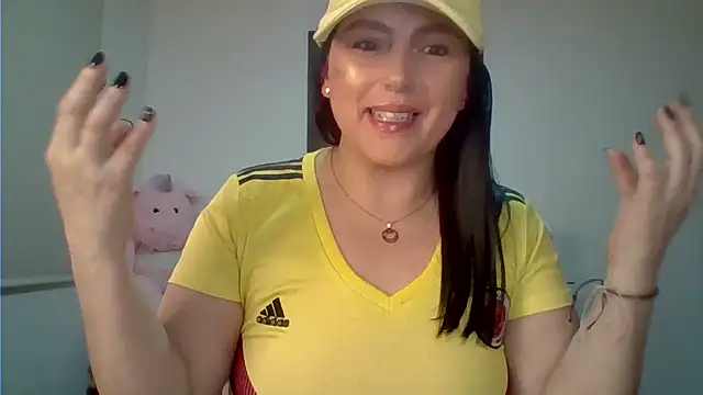 Snapshot of Venusina_07 chatting on 06-13-26, 03:48 Venusina 07 online show from 06-13-26, 03:48