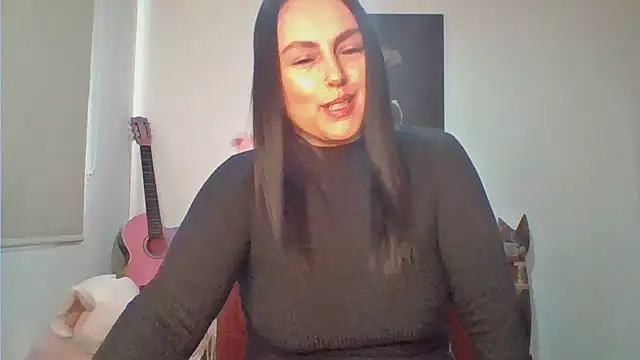 Snapshot of Venusina_07 chatting on 05-08-26, 04:00 Venusina 07 online show from 05-08-26, 04:00