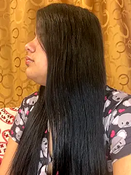 Snapshot of April_Becker chatting on 10-18-25, 03:30 April Becker online show from 10-18-25, 03:30