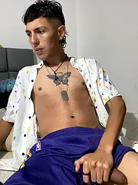 Snapshot of NaytonFreeman chatting on 09-18-25, 02:25 NaytonFreeman online show from 09-18-25, 02:25