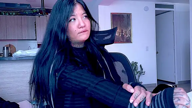 Unatatuada online show from 12-04-25, 07:46